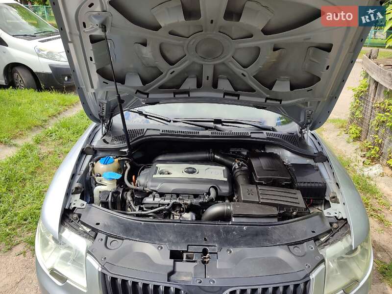 Лифтбек Skoda Superb 2012 в Каневе
