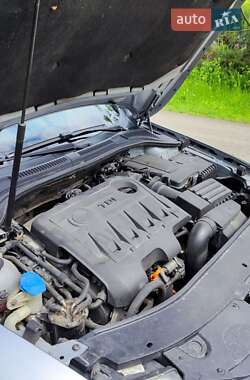 Лифтбек Skoda Superb 2011 в 
