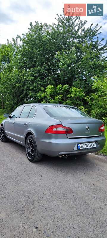 Лифтбек Skoda Superb 2011 в Ровно