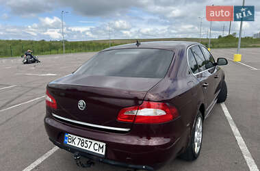 Ліфтбек Skoda Superb 2010 в 