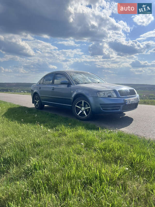 Ліфтбек Skoda Superb 2005 в 