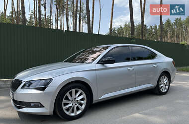 Лифтбек Skoda Superb 2017 в 