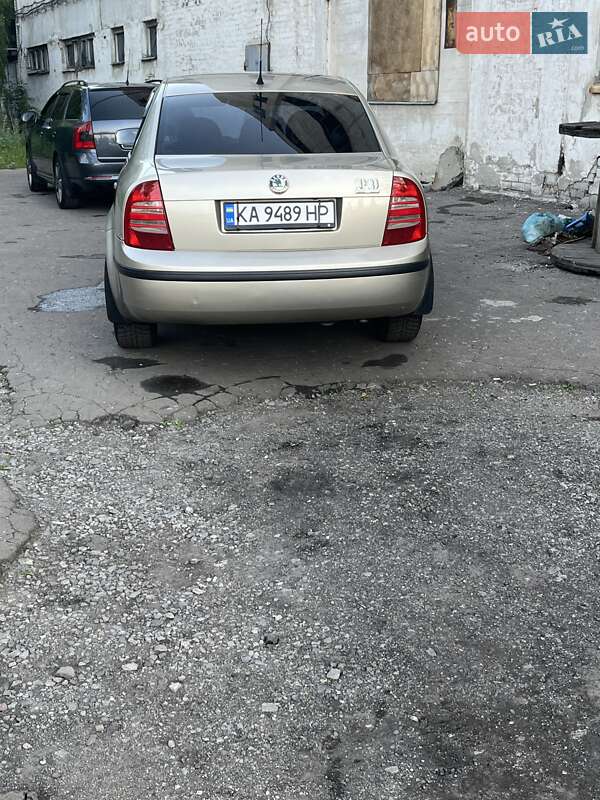 Лифтбек Skoda Superb 2006 в Каменском