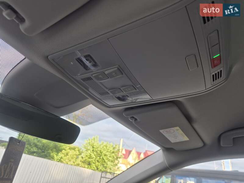 Универсал Skoda Superb 2019 в Староконстантинове