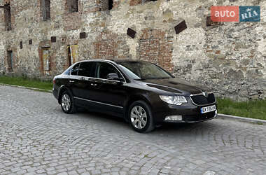 Лифтбек Skoda Superb 2012 в Каменец-Подольском