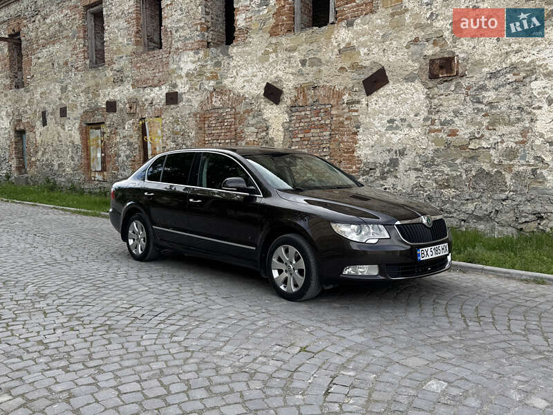 Лифтбек Skoda Superb 2012 в 