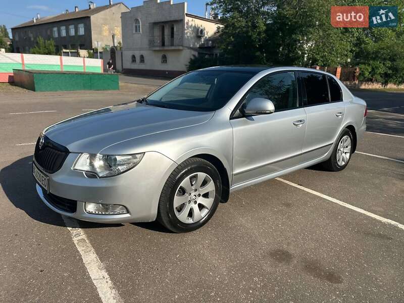 Лифтбек Skoda Superb 2013 в Доброславе