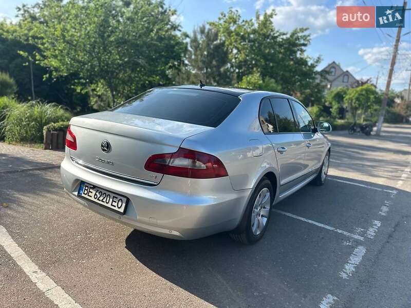 Лифтбек Skoda Superb 2013 в Доброславе