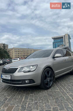 Лифтбек Skoda Superb 2013 в 