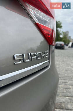 Лифтбек Skoda Superb 2013 в 