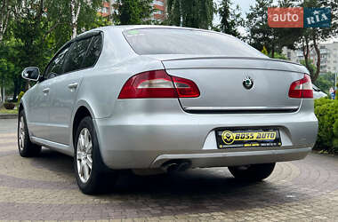 Лифтбек Skoda Superb 2012 в 