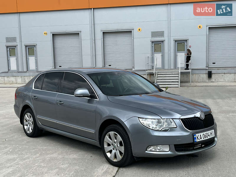 Лифтбек Skoda Superb 2012 в 