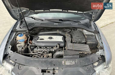 Лифтбек Skoda Superb 2012 в 