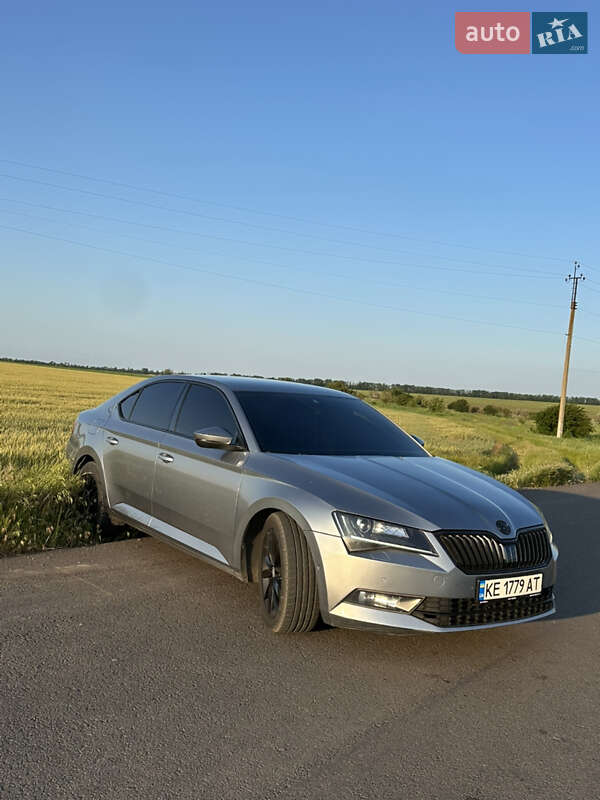 Лифтбек Skoda Superb 2016 в Кривом Роге