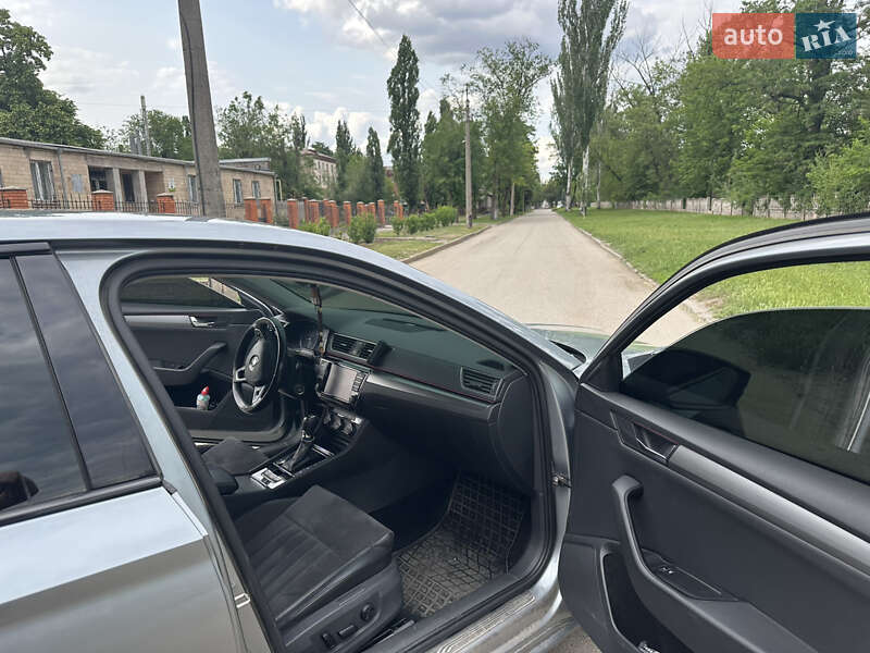 Лифтбек Skoda Superb 2016 в Кривом Роге