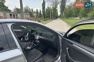 Лифтбек Skoda Superb 2016 в 