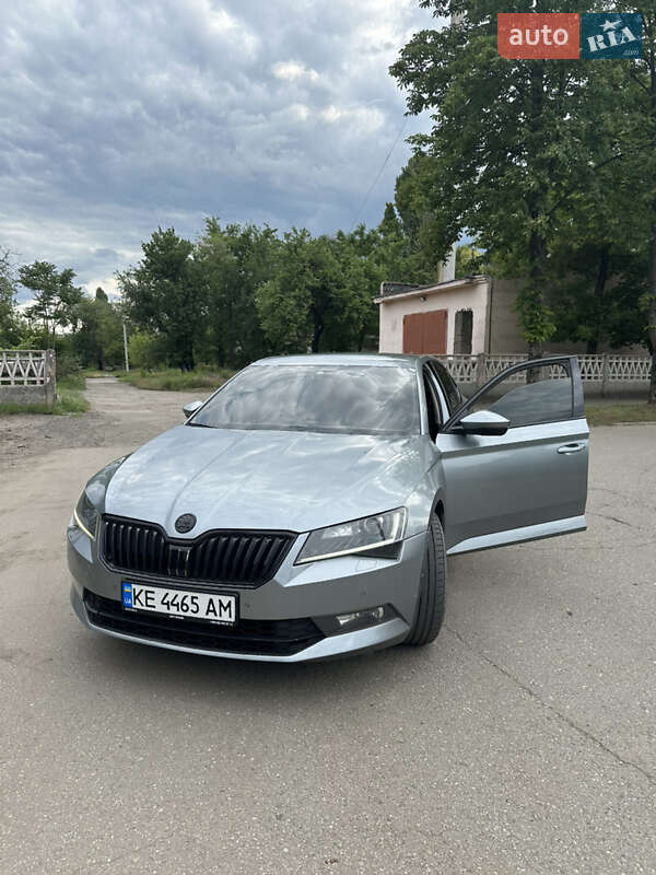 Лифтбек Skoda Superb 2016 в Кривом Роге