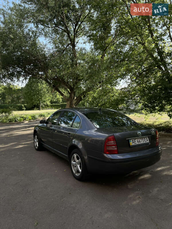 Лифтбек Skoda Superb 2006 в Кривом Роге