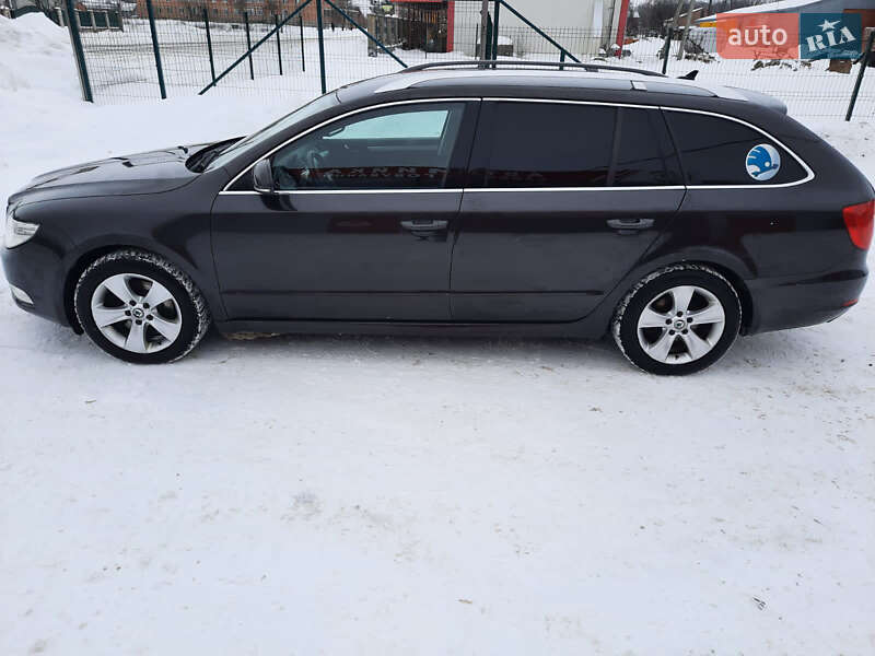 Універсал Skoda Superb 2011 в Києві