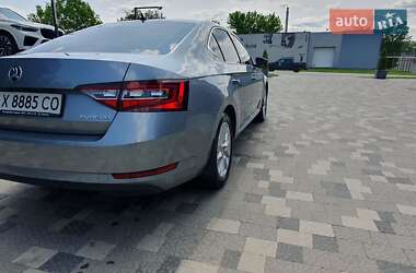 Лифтбек Skoda Superb 2018 в 