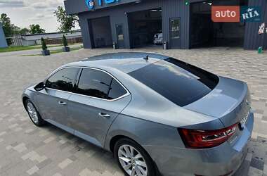 Лифтбек Skoda Superb 2018 в 