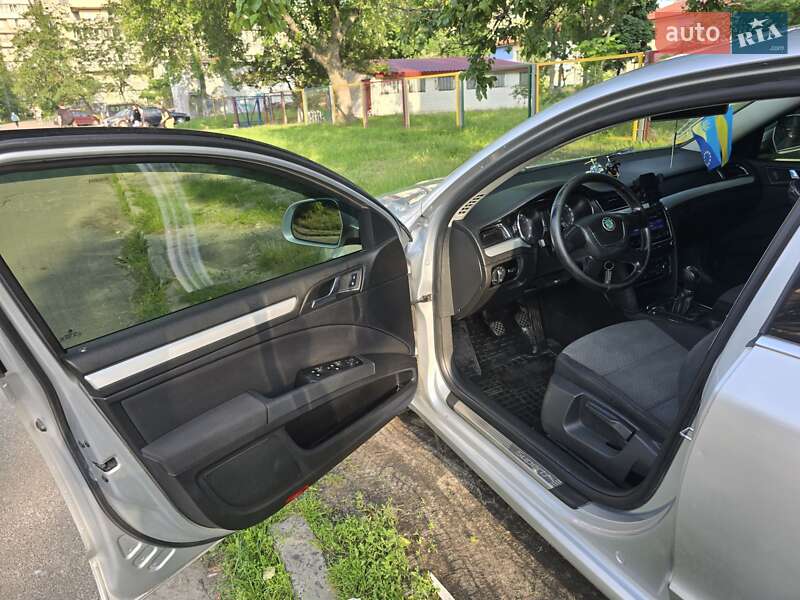Ліфтбек Skoda Superb 2010 в Києві