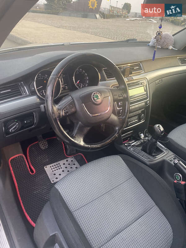 Лифтбек Skoda Superb 2008 в Южноукраинске