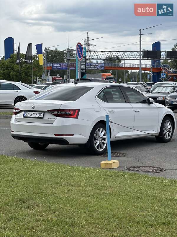 Ліфтбек Skoda Superb 2016 в Києві