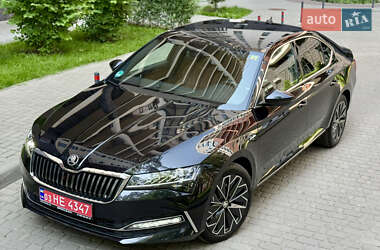 Лифтбек Skoda Superb 2022 в 