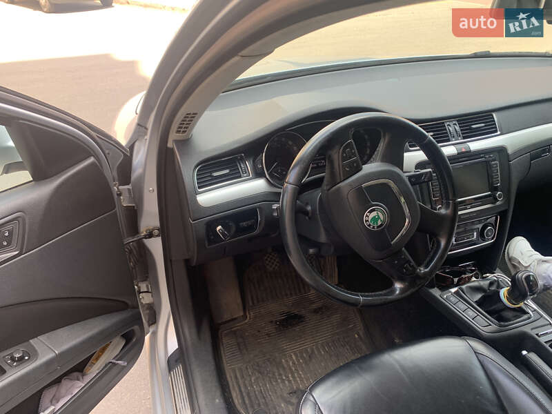 Универсал Skoda Superb 2011 в Чернигове