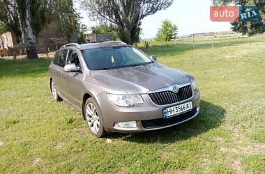 Универсал Skoda Superb 2012 в Раздельной