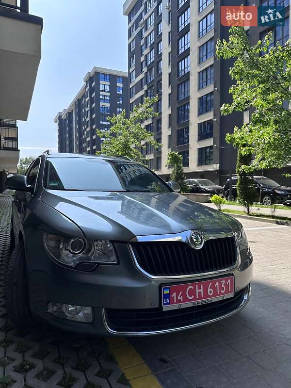 Универсал Skoda Superb 2010 в Ивано-Франковске
