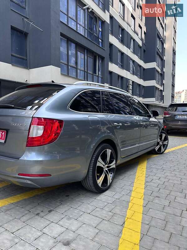 Универсал Skoda Superb 2010 в Ивано-Франковске