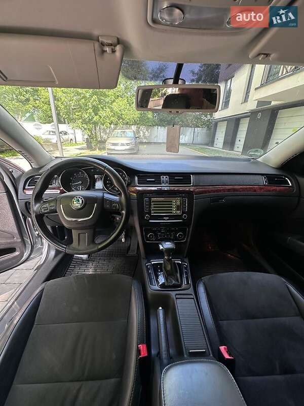 Универсал Skoda Superb 2010 в Ивано-Франковске