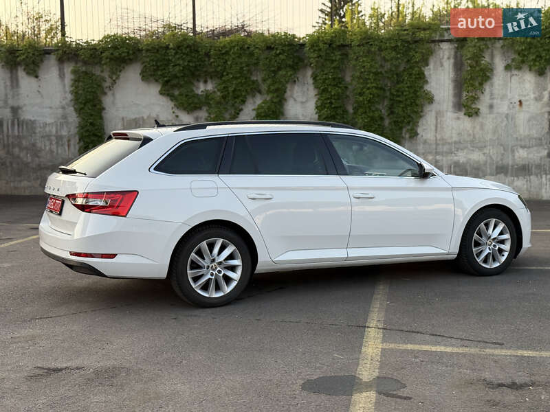 Универсал Skoda Superb 2021 в Ровно