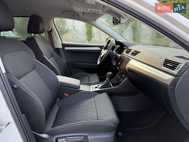 Универсал Skoda Superb 2021 в Ровно