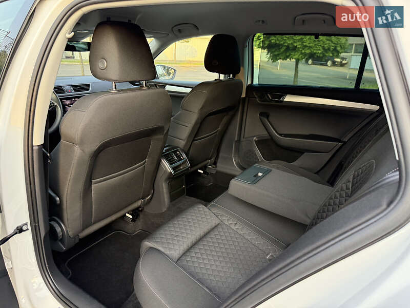 Универсал Skoda Superb 2021 в Ровно