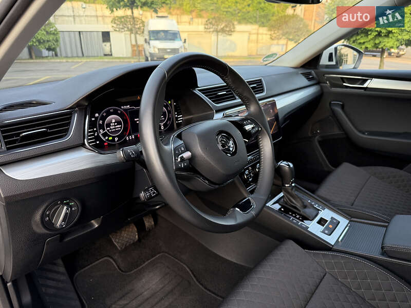 Универсал Skoda Superb 2021 в Ровно