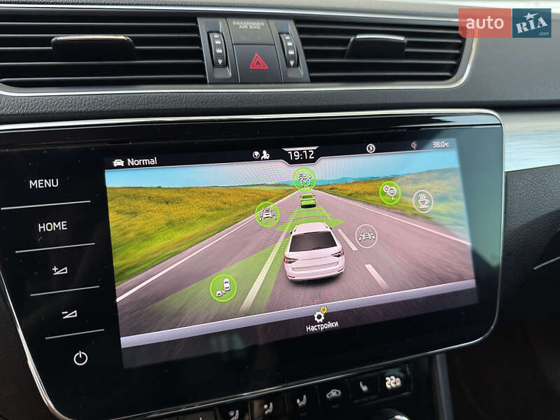 Универсал Skoda Superb 2021 в Ровно