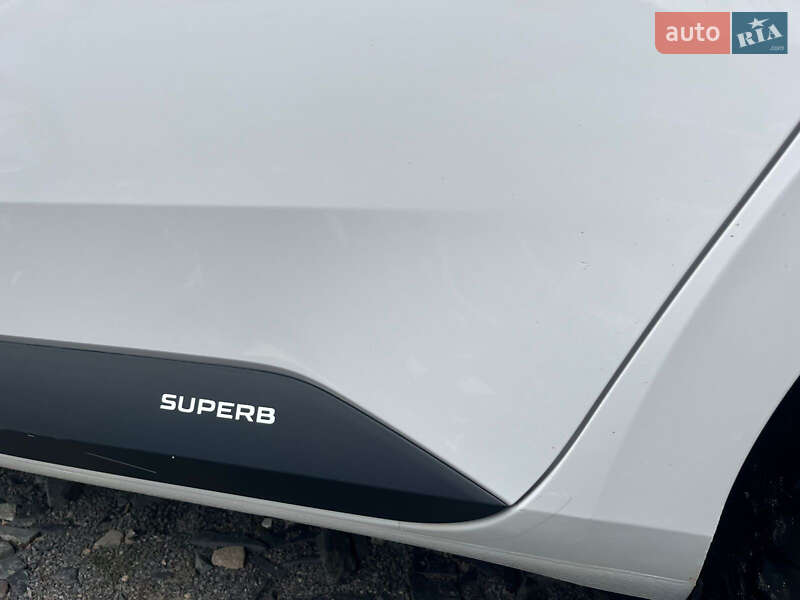 Универсал Skoda Superb 2016 в Киеве