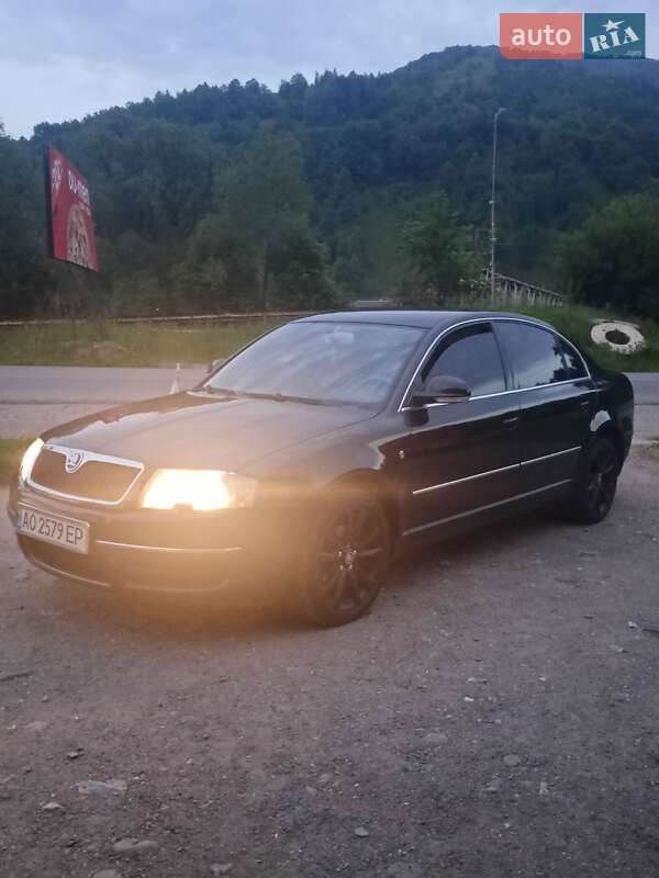Лифтбек Skoda Superb 2007 в Рахове