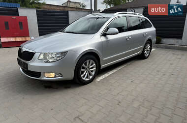 Универсал Skoda Superb 2010 в Староконстантинове