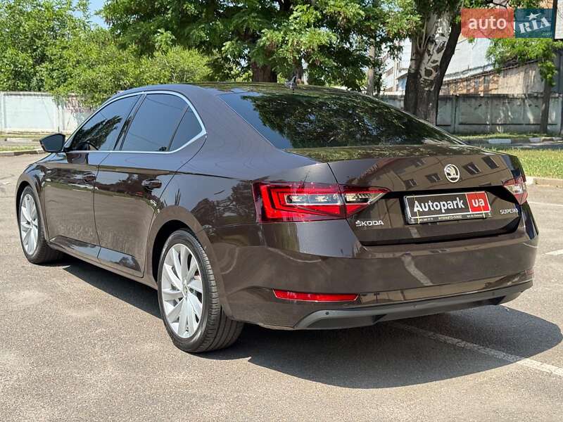 Лифтбек Skoda Superb 2016 в Запорожье
