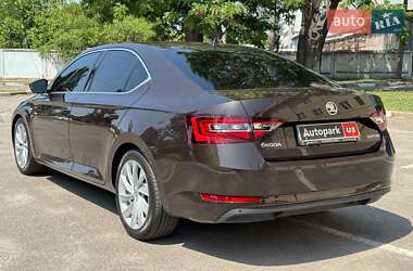 Лифтбек Skoda Superb 2016 в 