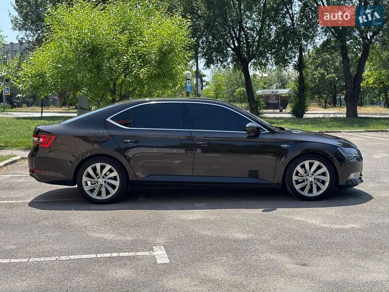 Лифтбек Skoda Superb 2016 в Запорожье