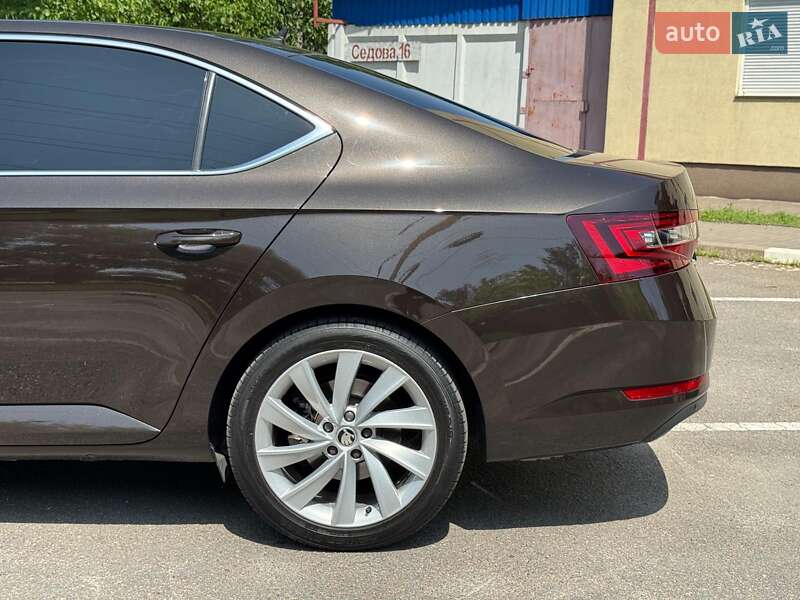 Лифтбек Skoda Superb 2016 в Запорожье