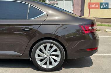 Лифтбек Skoda Superb 2016 в 