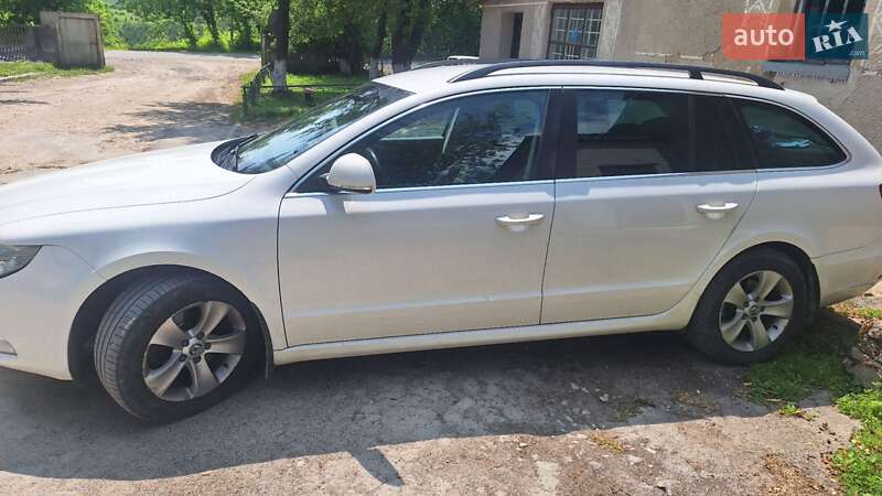 Универсал Skoda Superb 2012 в Збараже