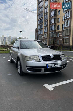 Лифтбек Skoda Superb 2004 в 