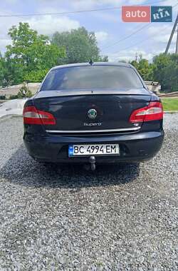 Лифтбек Skoda Superb 2011 в 